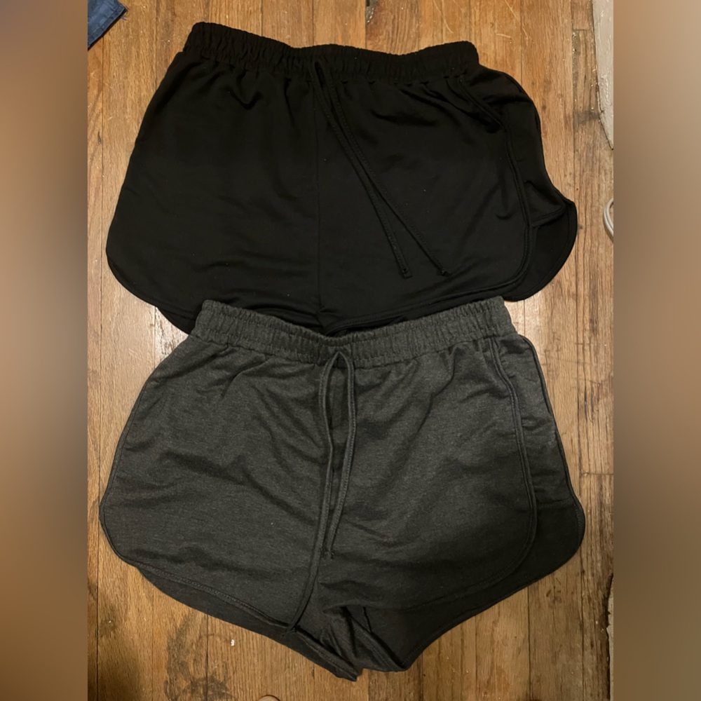 SHEIN women shorts size large 2pair